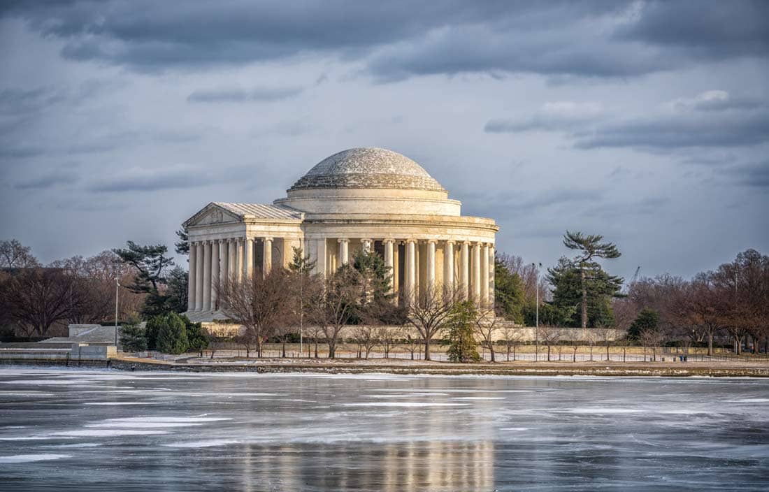 Government building against a cloudy sky.