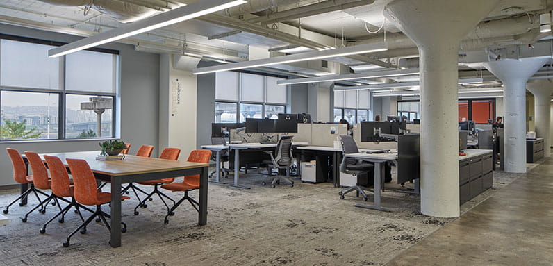 Photo of Plante Moran Cincinnati office desks.