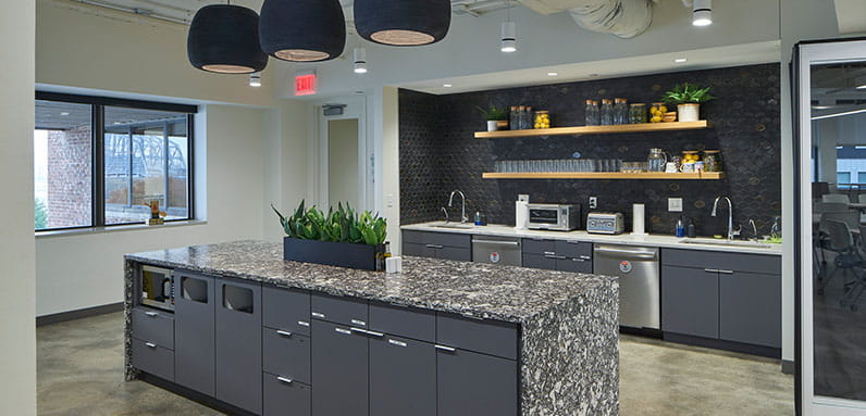 Photo of Plante Moran Cincinnati office kitchen.