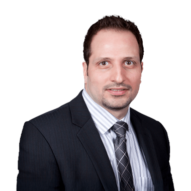 Professional photo of Robert Kouza.
