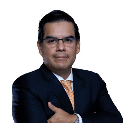Professional photo of Eduardo Partraca.
