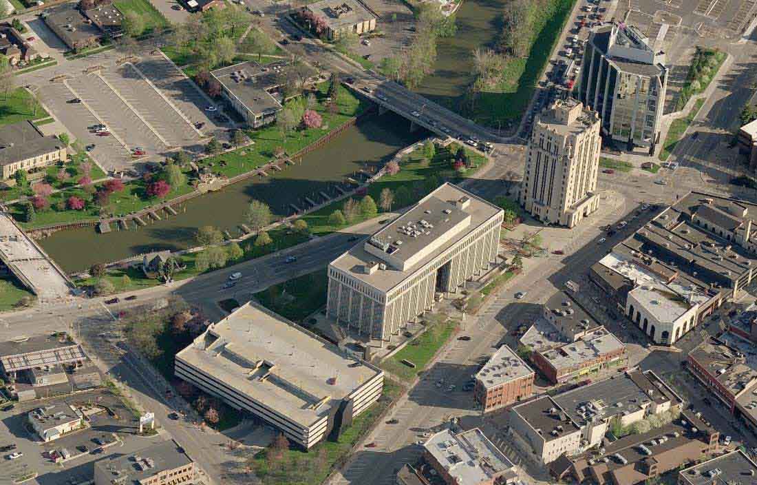 Macomb County Building Image