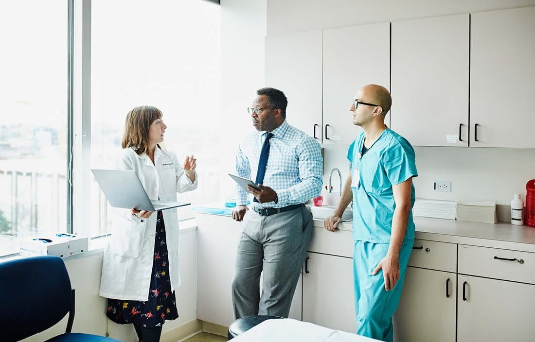 Virtual summit with healthcare leaders engaging in expert-led sessions on reimbursement, revenue cycle, and leadership strategies